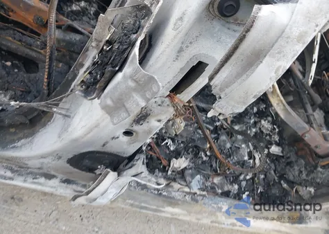 2021 Chevrolet Silverado 1500 4Wd Short Bed Rst z USA, uszkodzony, nr VIN 3GCUYEED2MG203878